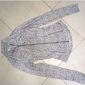 Long sleeve Lulu Lemon excersize t-shirt